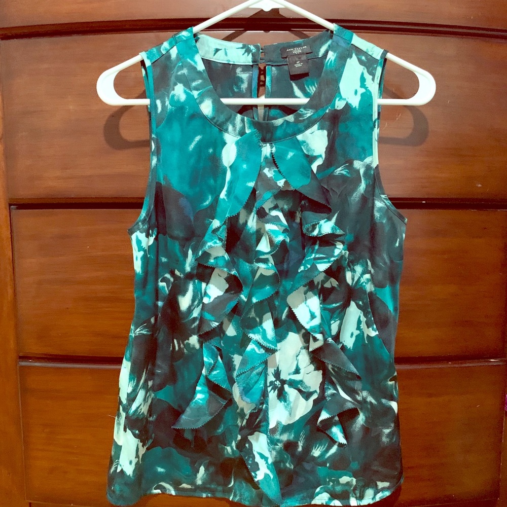 Ann Taylor print ruffle sleeveless blouse